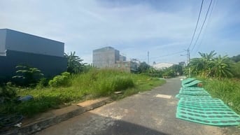 Bán đất 8x10 hẻm xe hơi Lê Văn Lương giá 3 tỷ 250 triệu 