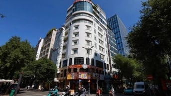 Cho Thuê Góc 2MT Lê Thánh Tôn, Phường Bến Nghé, Quận 1 - Khu sầm uất