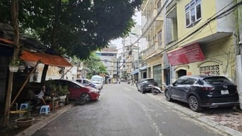 Mảnh đất Mặt Ngõ 279 phố Đội Cấn giá 50 tỷ, 240m2. MT 10m.