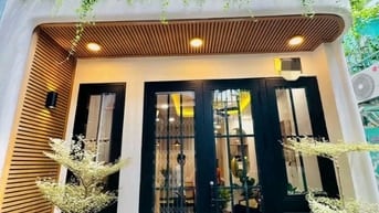 Kẹt vốn bán gấp nhà Lạc Long Quận, p.11, Tân Bình. Giá 2,19 tỷ/48m2