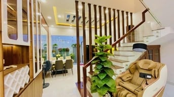 Chính chủ bán nhà 4 tầng gần Bàu cát, 60m2, 5pn, 5wc, giá 5.95 tỷ