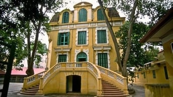 Cho thuê rẻ Villa 400m2 x 5 tầng giáp Hoàn Kiếm mặt tiền 15m