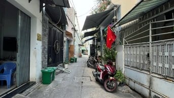  Nhà nguyên căn hẻm 3m Lũy Bán Bích, DT: 3,5m x 5,5m, gác suốt