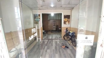 CHO THUÊ CỬA HÀNG MIỄN TRUNG GIAN