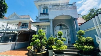 Biệt thự cách đường Phạm Văn Thuận 200m sổ hồng 262m2 giá chỉ 11 tỷ