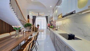 Bán Villa Mới Hồ bơi 5PN, 4 tầng, cách biển Mỹ Khê 300M, Sẵn dòng tiền