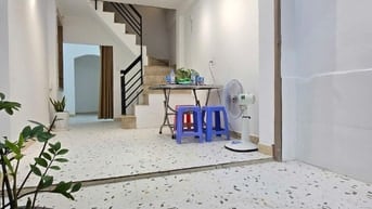 Nguyên căn HXT Lê Văn Sỹ 3x11 Trệt Lầu 2P2W 12tr/tháng