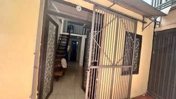 Gía đầu tư, bán nhà phố Đội Cấn - P.Ngọc Hà, 3 tầng,gần phố, KD Online