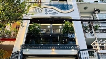 SIÊU SÓC Ô TÔ NGỦ TRONG NHÀ ĐƯỜNG HẢI THƯỢNG LÃNG ÔNG P.10 Q.5 ( SHR)