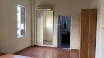 Cho thuê căn hộ kk mặt phố 3,7triệu, tại 169 Đặng Tiến Đông Đống Đa HN