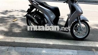 Xe tay ga SH 125 màu bạc nguyên bản
