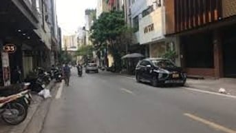 Bán nhà phân lô mặt ngõ Kim Mã 70m2, mặt tiền 6m ôtô tránh dừng đỗ giá
