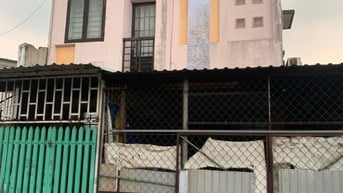HẺM XE TẢI ĐỖ CỬA - XE HƠI 7 CHỖ NGỦ TRONG NHÀ - DƯƠNG CÔNG KHI