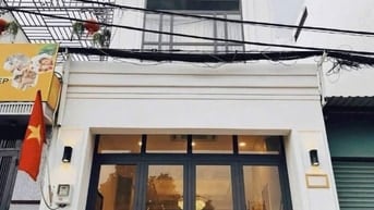 Đi nước ngoài định cư bán gấp nhà ở đường Tân Thành, phường 12, quận 5