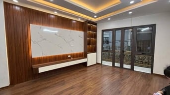Bán nhà mới xây 5 tầng ngõ phố Kim mã 