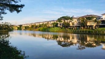 Bán nhà mặt tiền, căn góc 8x17.6m, vị trí vàng, cách trung tâm 25 phút