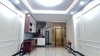 BÁN NHÀ PHỐ CẦU GIẤY 40M 10.9Ty LÔ GÓC 6 TẦNG THANG MÁY NGÕ THÔNG 100M