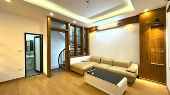 Siêu Phẩm Cầu Giấy, cách phố 30m, 33m, 5 tầng, MT 5,4m, GIÁ 8,3 tỷ