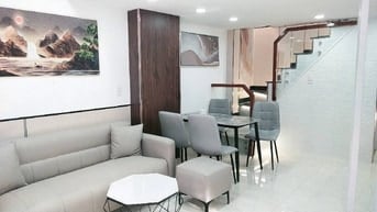 Nhà Phùng Hưng giá 2 tỷ 690 triệu có nội thất sẵn| gần chợ Kim Biên 5p
