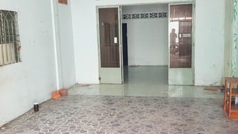 Cho thuê nhà cũ nguyên căn, cách phạm văn đồng 200m