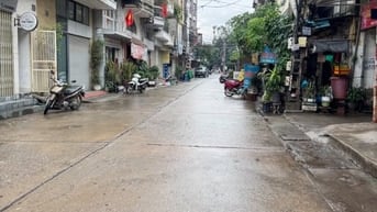 Bán Đất Tặng Nhà 3Tầng-Phân Lô-ÔTÔ Đỗ Cửa-Phố Vĩnh Tuy-42m2-Nhỉnh 8Tỷ
