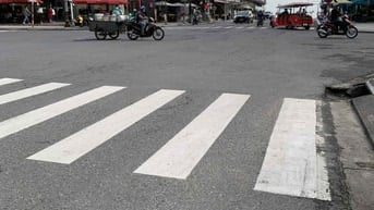 bán lô đất mặt tiền đường Hồ Nghinh_ cạnh ngay bãi tắm Mỹ Khê. 