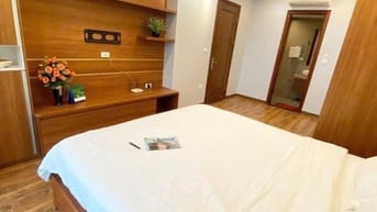 Bán nhà 4 tầng phố Hoàng Ngân, 70m2, có thang máy, ô tô ra vào, ở ngay
