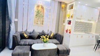 Bán nhà ngay Lê Văn Sỹ, Phú Nhuận. Giá: 2 tỷ 310tr, sổ hồng riêng