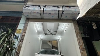 NHÀ DÂN XÂY NGỌC THỤY - PHÂN LÔ QUÂN ĐỘI - GARA OTO - CHỈ 8.2TỶ