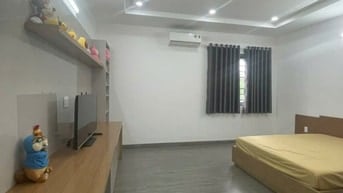 Bán nhà 5x20 1 trệt 2 lầu 4 phòng ngủ 3 tolet full nội thất