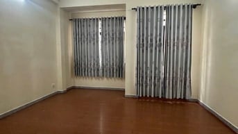 Cho thuê nhà HXH Võ Oanh nhà đang sơn sửa mới