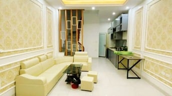 Bán nhà 5 tầng tại Yên Lộ, 5,35 tỷ, 33m2,  nhà rất gần ô tô đỗ tránh.