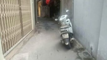 Bán nhà phố Minh Khai, Hai Bà Trưng, DT 35m2, 2,5 tầng, ngõ rộng 