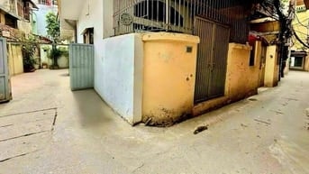 Cần bán gấp nhà Hoàng Hoa Thám, DT 39m, MT 4m, giá 6.8 tỷ