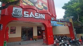 CẦN GẤP 1 NAM GIỮ XE QUÁN MÌ CAY SASIN TỪ 9H-21H Ở LÊ VĂN VIỆT - Q.9