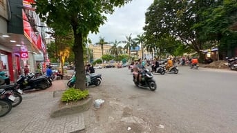Nhà số 10 Mặt phố Chính Đền Lừ 2 - Ngã ba Nhà Thi đấu. MB57m2, Lô góc