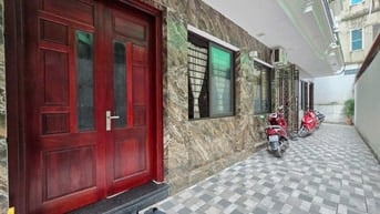 Cho thuê nhà 5 Tầng ngõ 132 Cầu Giấy