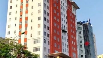 SIÊU PHẨM CHUNG CƯ - MẶT PHỐ NGUYỄN VĂN CỪ - View Mặt Phố - HƠN 6 TỶ