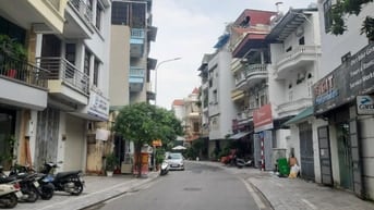 Cho thuê tòa nhà văn phòng Lạc Long Quân 120m2 x 8 tầng