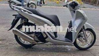 Xe chưa lấy bs, kẹt tiền bán gấp