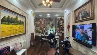 Chính chủ - Nhà đẹp Ngọc Thuỵ full nội thất