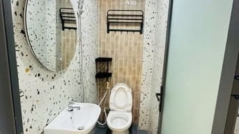 4ty050 Nhà mới đẹp 4x9 nở hậu 4,3 Nhà 1 trệt + lầu 2pn Shr