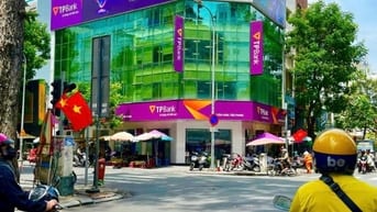 Cho Thuê Sàn Góc 2MT Lầu 1 - 2 Tại Nguyễn Thái Bình - DTSD gần 400m2