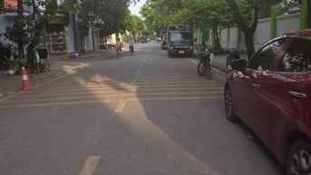 🏡SIÊU PHẨM MẶT PHỐ NGỌC LÂM-LONG BIÊN-VỈA HÈ  ĐƯỜNG 20M-Kinh Doanh