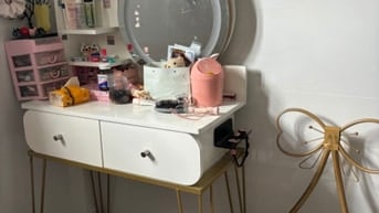 Thanh lý bộ bàn trang điểm còn rất mới 