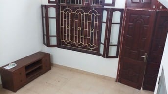 Cho thuê nhà nguyên căn gần trường Bách Khoa, Kinh tế, xây dựng