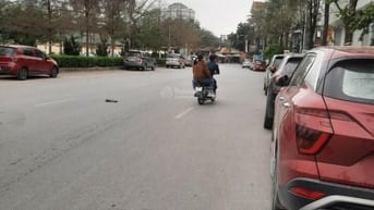 Nhà mặt phố Phạm Văn Đồng thang máy kinh doanh 50m2x6t, giá 25 tỷ