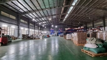 Cho thuê kho 850m2, khuôn viên : 5.000m2 , Quốc Lộ 1A , quận Bình tân