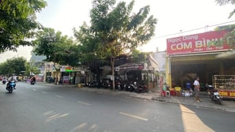 Mặt tiền Phạm Văn Bạch, DT 4x15m, vị trí sầm uất, DCT 15tr/tháng