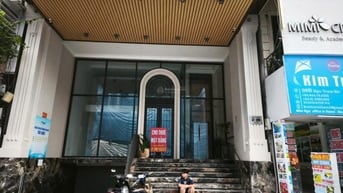 Chính chủ cho thuê T1 + tầng lừng - nhà mặt phố, Kinh Doanh, MT 8.8m